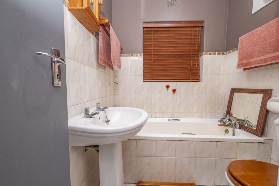 2 Bedroom Property for Sale in Bonnie Brae Western Cape